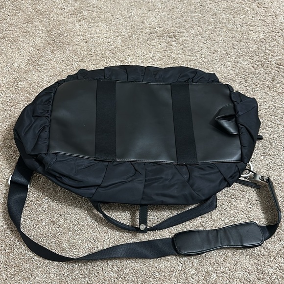 Lululemon - Picture 6 of 10